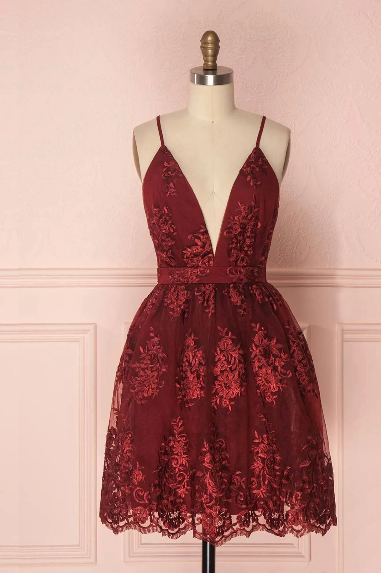 Burgundy V-Neck Lace Short Backless Prom Dress Cute Lace Party Dress