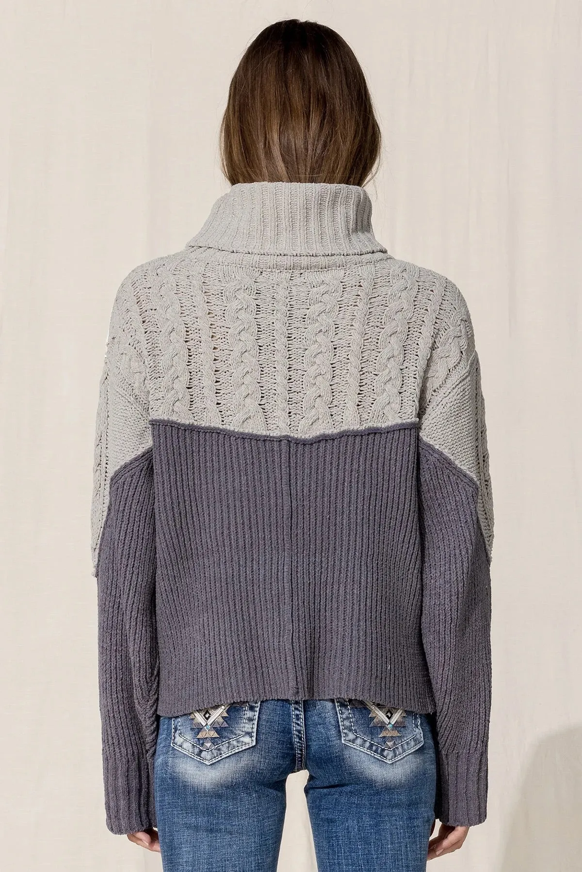 Knitted Color Block Turtleneck Sweater