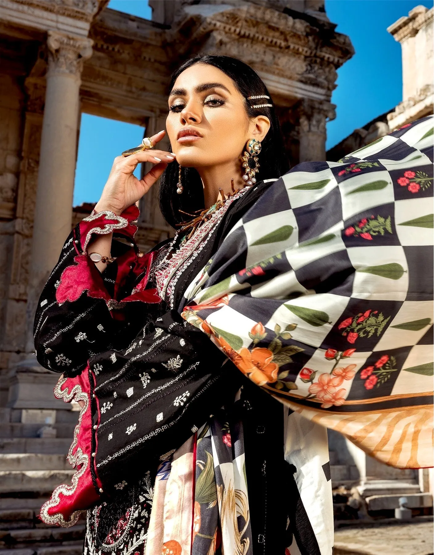 Sifa Lawn by Zunaira Raza – SL-04 B (Mughal Chessboard)