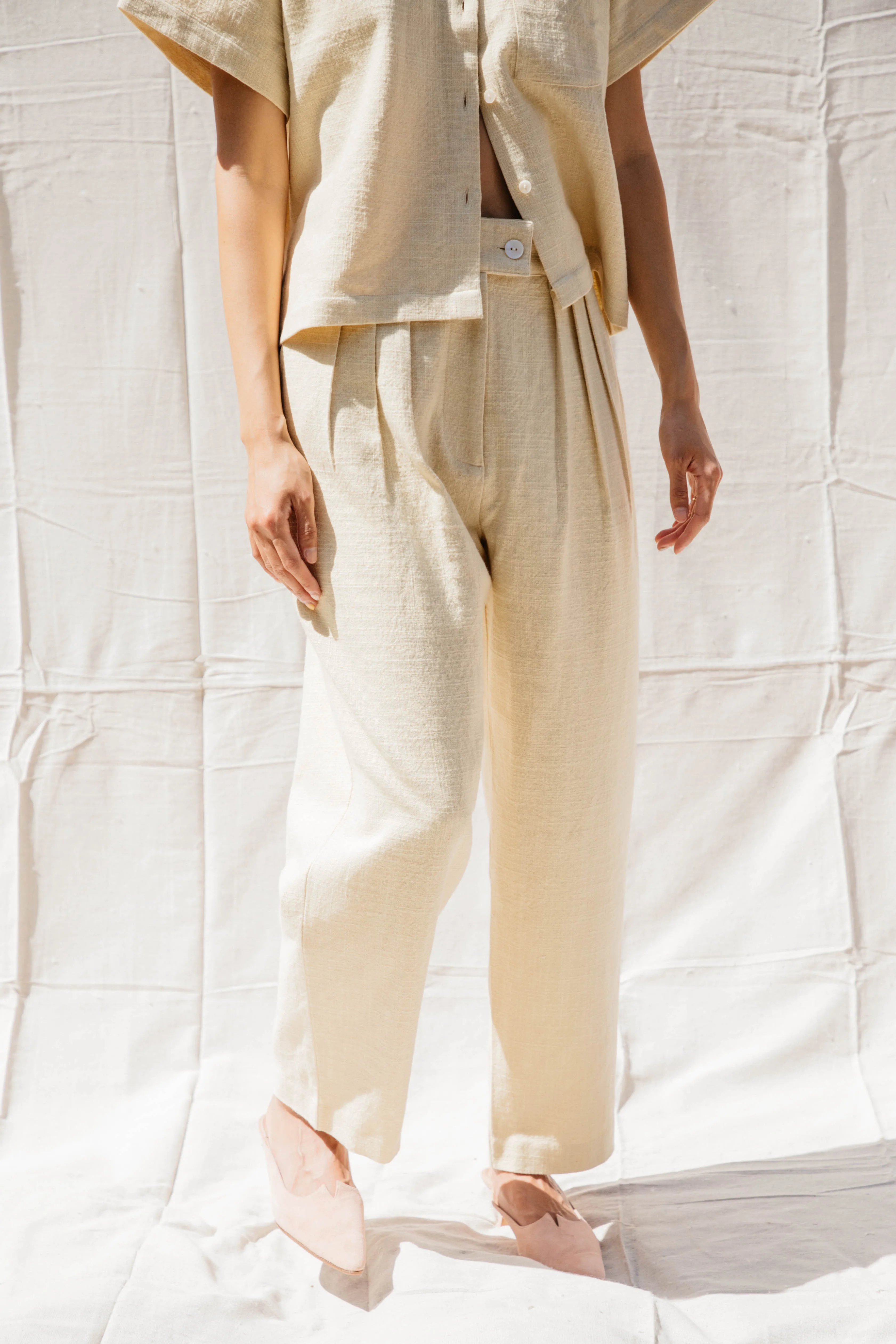 Sol Pleated Trouser - Butter Textured Cotton